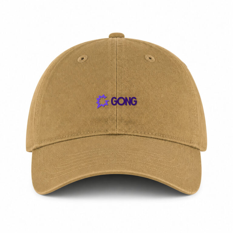 כובע JACO PRO קאמל עם הדמיית רקמה מדויקת של Gong